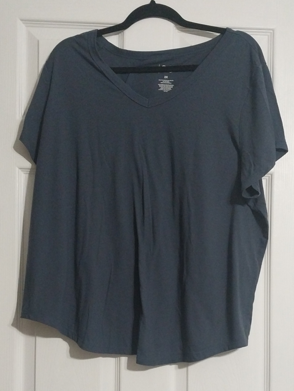SO Women's Short Sleeve V-Neck Tee in Slate Blue